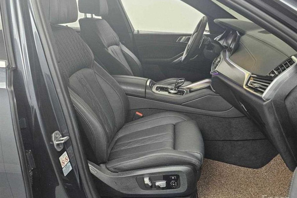 2022 BMW X6 с пробегом 12 114 км
