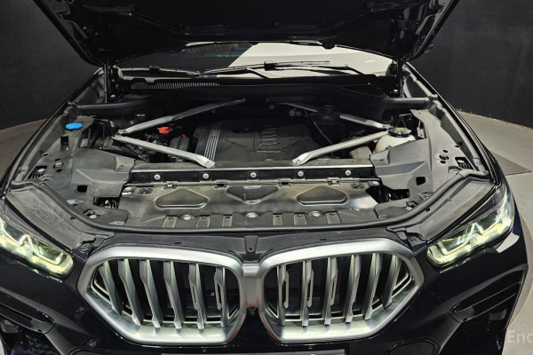 2022 BMW X6 с пробегом 33 592 км