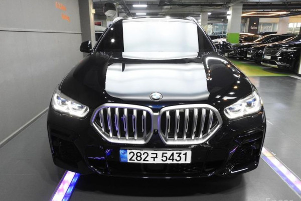 2022 BMW X6 с пробегом 42 000 км