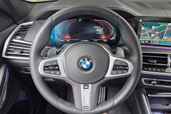2022 BMW X6 с пробегом 12 114 км