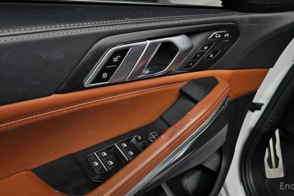 2022 BMW X6 с пробегом 52 665 км