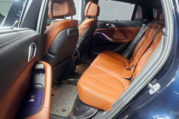 2022 BMW X6 с пробегом 33 592 км