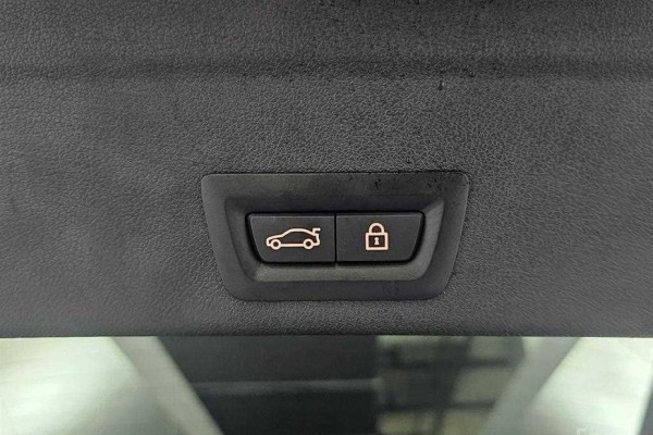 2022 BMW X6 с пробегом 12 114 км