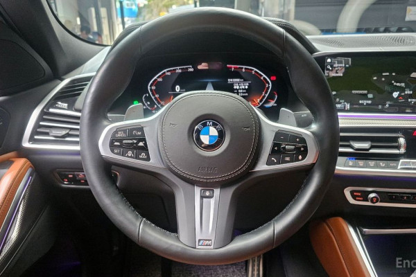 2022 BMW X6 с пробегом 33 592 км
