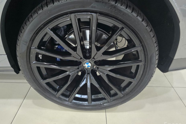 2025 BMW X6 с пробегом 5 300 км