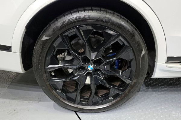 2025 BMW X7 с пробегом 16 727 км