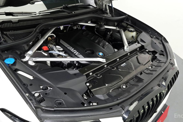 2025 BMW X7 с пробегом 16 727 км