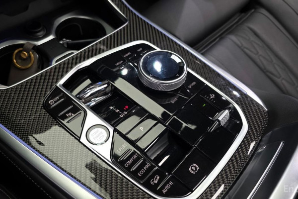 2025 BMW X7 с пробегом 16 727 км