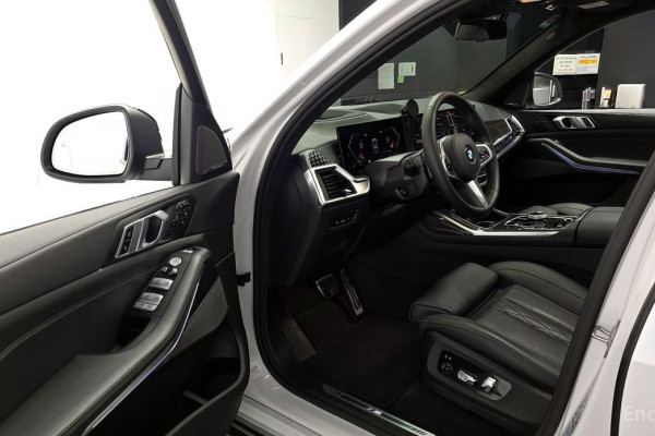 2025 BMW X7 с пробегом 16 727 км