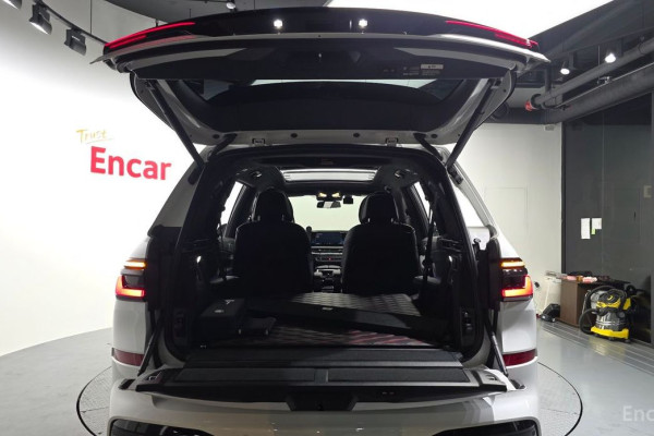 2025 BMW X7 с пробегом 16 727 км