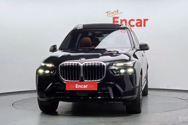 2025 BMW X7 с пробегом 9 902 км