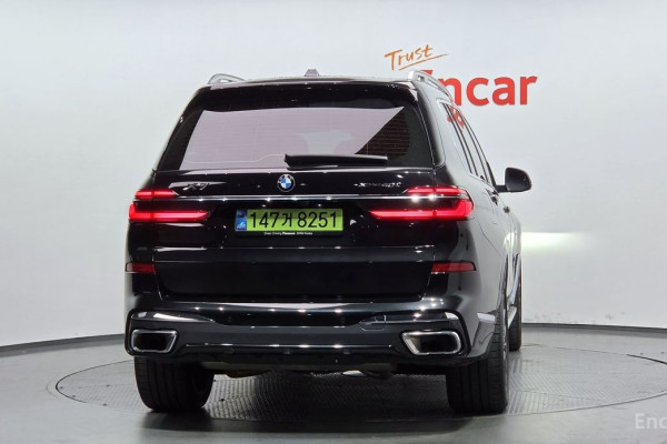 2025 BMW X7 с пробегом 9 902 км