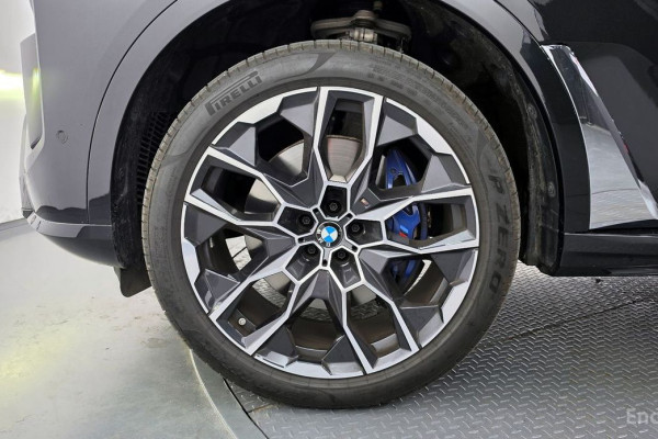 2025 BMW X7 с пробегом 9 902 км