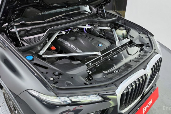2025 BMW X7 с пробегом 9 902 км