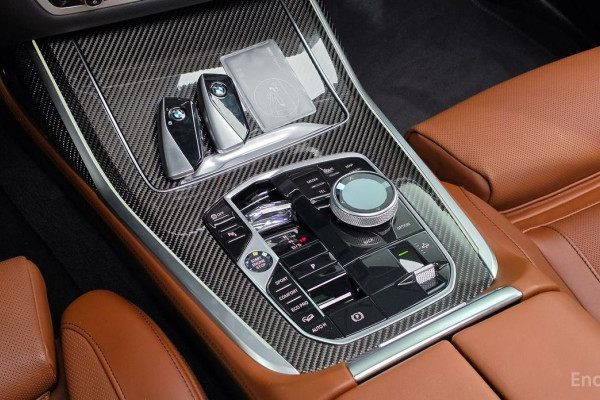 2025 BMW X7 с пробегом 9 902 км