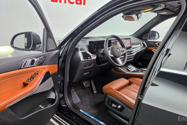 2025 BMW X7 с пробегом 9 902 км