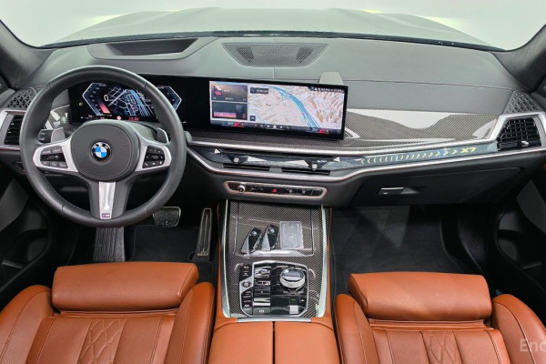 2025 BMW X7 с пробегом 9 902 км