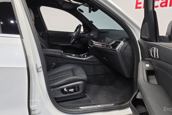 2025 BMW X7 с пробегом 23 964 км