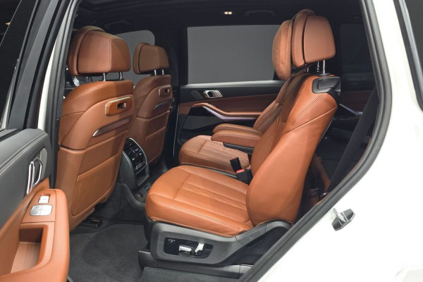 2024 BMW X7 с пробегом 15 910 км