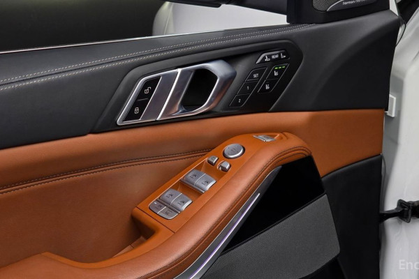 2024 BMW X7 с пробегом 15 910 км