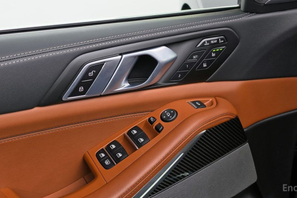 2025 BMW X7 с пробегом 9 902 км