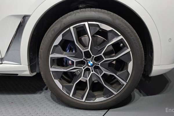 2025 BMW X7 с пробегом 11 946 км