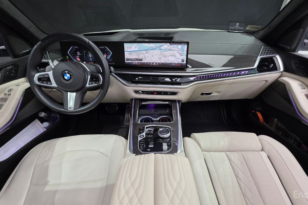 2025 BMW X7 с пробегом 11 946 км