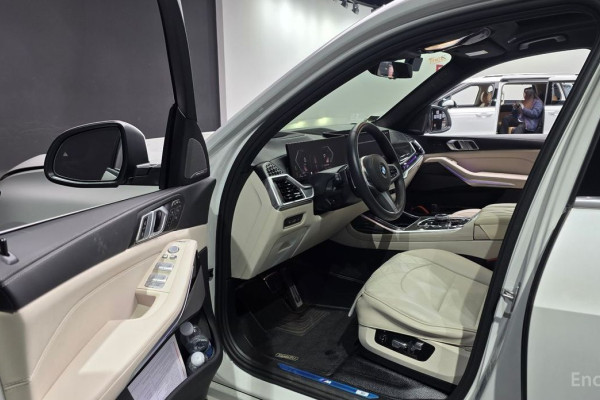 2025 BMW X7 с пробегом 11 946 км