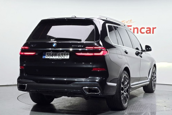 2025 BMW X7 с пробегом 9 135 км
