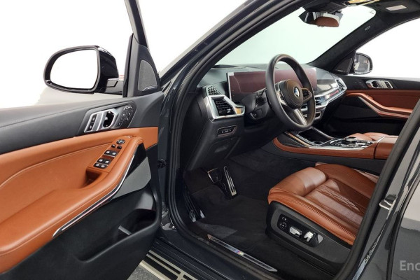 2025 BMW X7 с пробегом 9 123 км