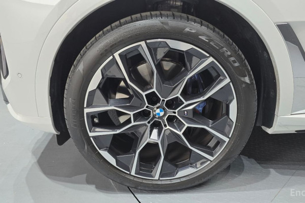 2025 BMW X7 с пробегом 5 733 км