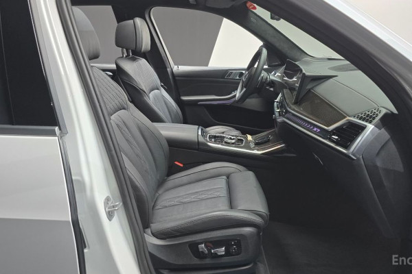 2025 BMW X7 с пробегом 5 733 км