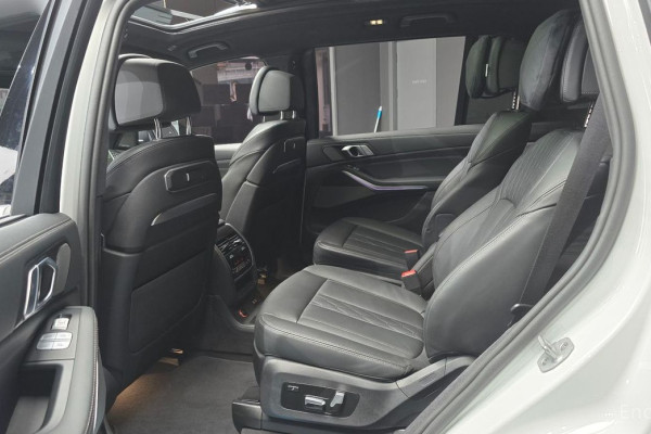 2025 BMW X7 с пробегом 5 733 км