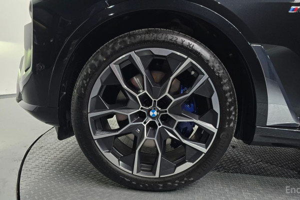 2025 BMW X7 с пробегом 9 135 км