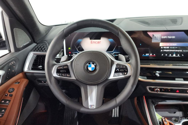 2025 BMW X7 с пробегом 9 123 км