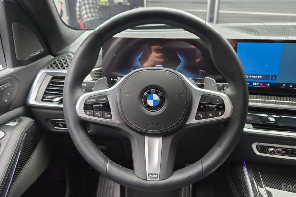 2025 BMW X7 с пробегом 5 733 км