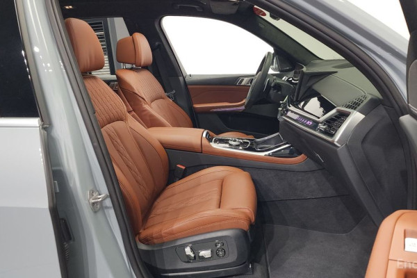 2024 BMW X7 с пробегом 17 843 км