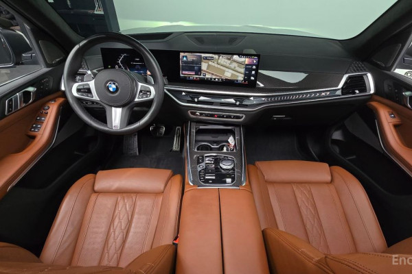 2025 BMW X7 с пробегом 9 135 км