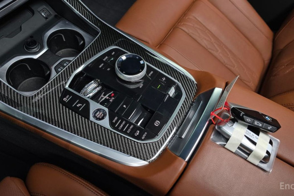 2025 BMW X7 с пробегом 9 135 км