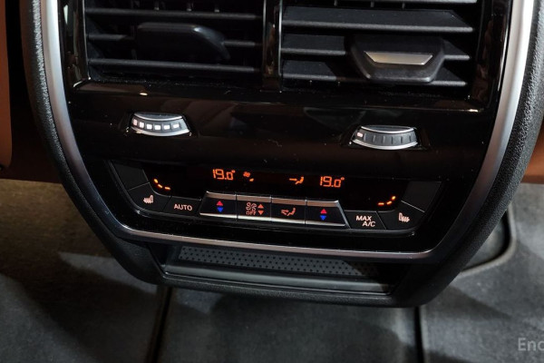 2025 BMW X7 с пробегом 9 123 км