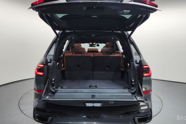 2025 BMW X7 с пробегом 9 123 км