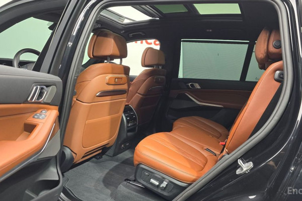 2025 BMW X7 с пробегом 9 135 км