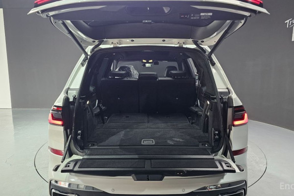 2024 BMW X7 с пробегом 12 823 км
