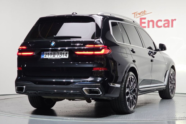 2024 BMW X7 с пробегом 32 593 км