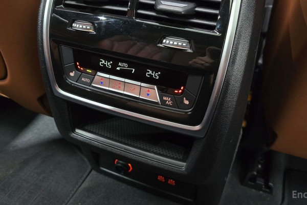 2025 BMW X7 с пробегом 9 135 км