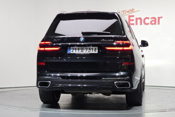 2024 BMW X7 с пробегом 32 593 км