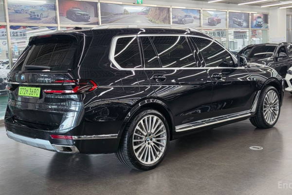 2025 BMW X7 с пробегом 11 543 км