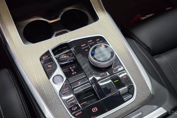 2025 BMW X7 с пробегом 11 543 км