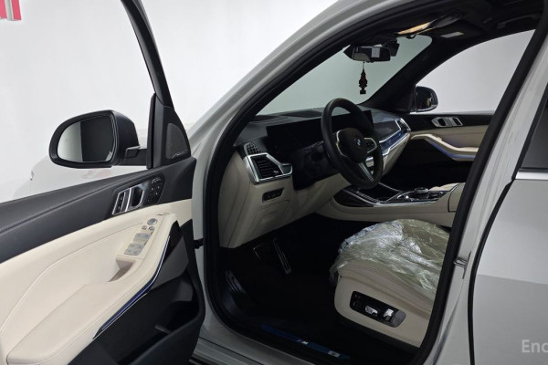 2024 BMW X7 с пробегом 7 651 км