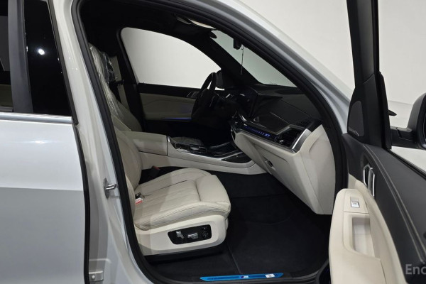 2024 BMW X7 с пробегом 7 651 км